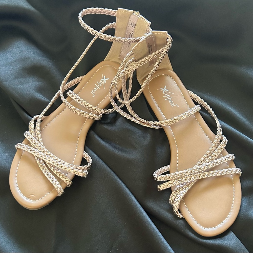 Xappeal Women's Braided Sandals - Gold size 9M GREAT SHAPE! Like New